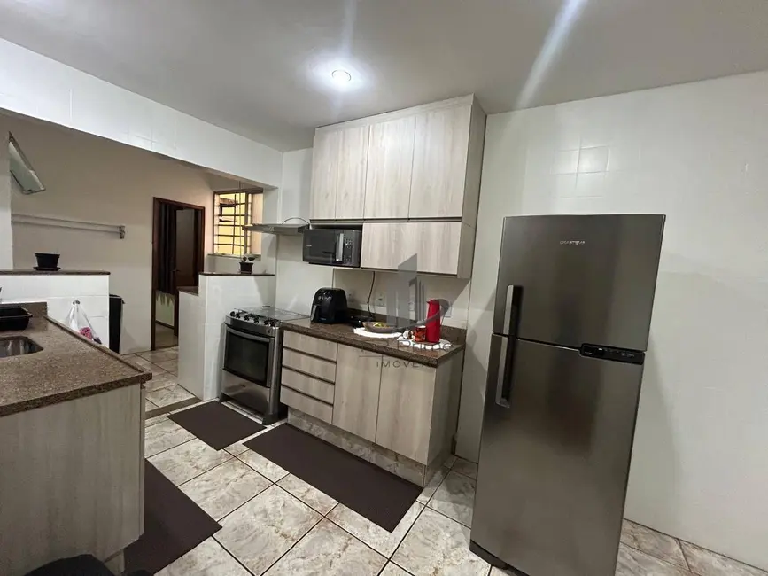 Apartamento com 4 quartos à venda, 145m2 em Centro, Barra Mansa - RJ - imagem 3 Foto 3 de Apartamento com 4 quartos à venda, 145m2 em Centro, Barra Mansa - RJ