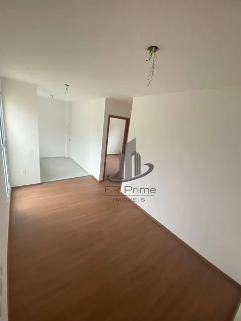 Foto 2 de Apartamento com 2 quartos para alugar, 43m2 em São Luís, Volta Redonda - RJ
