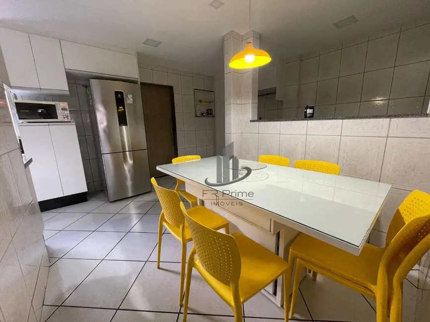 Casa de Condomínio com 3 quartos à venda, 180m2 em Barreira Cravo, Volta Redonda - RJ - imagem 9 Foto 9 de Casa de Condomínio com 3 quartos à venda, 180m2 em Barreira Cravo, Volta Redonda - RJ