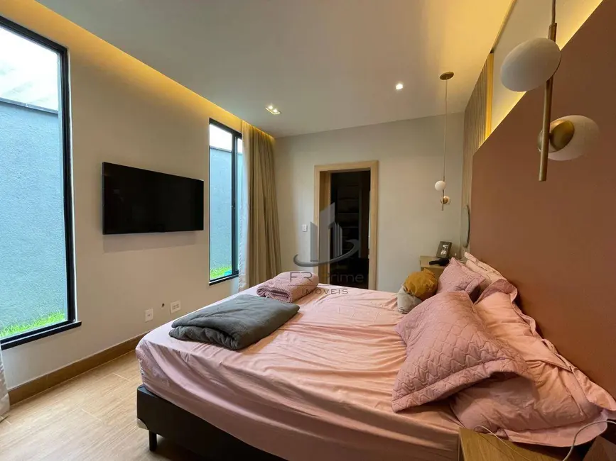 Casa de Condomínio com 3 quartos à venda, 447m2 em Volta Redonda - RJ - imagem 6 Foto 6 de Casa de Condomínio com 3 quartos à venda, 447m2 em Volta Redonda - RJ