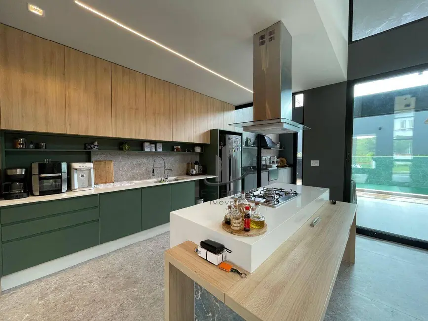 Casa de Condomínio com 3 quartos à venda, 447m2 em Volta Redonda - RJ - imagem 4 Foto 4 de Casa de Condomínio com 3 quartos à venda, 447m2 em Volta Redonda - RJ