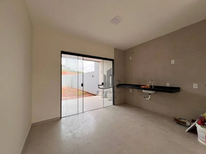 Foto 2 de Casa com 2 quartos à venda, 150m2 em Barra Do Pirai - RJ