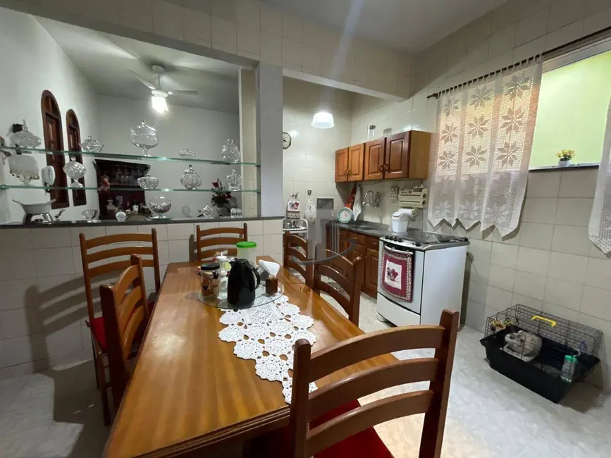 Casa de Condomínio com 2 quartos à venda, 270m2 em Jardim Amália, Volta Redonda - RJ - imagem 5 Foto 5 de Casa de Condomínio com 2 quartos à venda, 270m2 em Jardim Amália, Volta Redonda - RJ