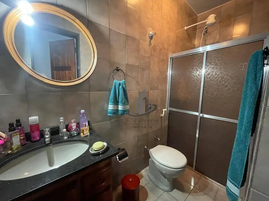 Casa de Condomínio com 2 quartos à venda, 270m2 em Jardim Amália, Volta Redonda - RJ - imagem 8 Foto 8 de Casa de Condomínio com 2 quartos à venda, 270m2 em Jardim Amália, Volta Redonda - RJ