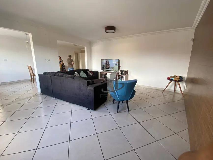 Apartamento com 3 quartos à venda, 176m2 em Volta Redonda - RJ - imagem 4 Foto 4 de Apartamento com 3 quartos à venda, 176m2 em Volta Redonda - RJ