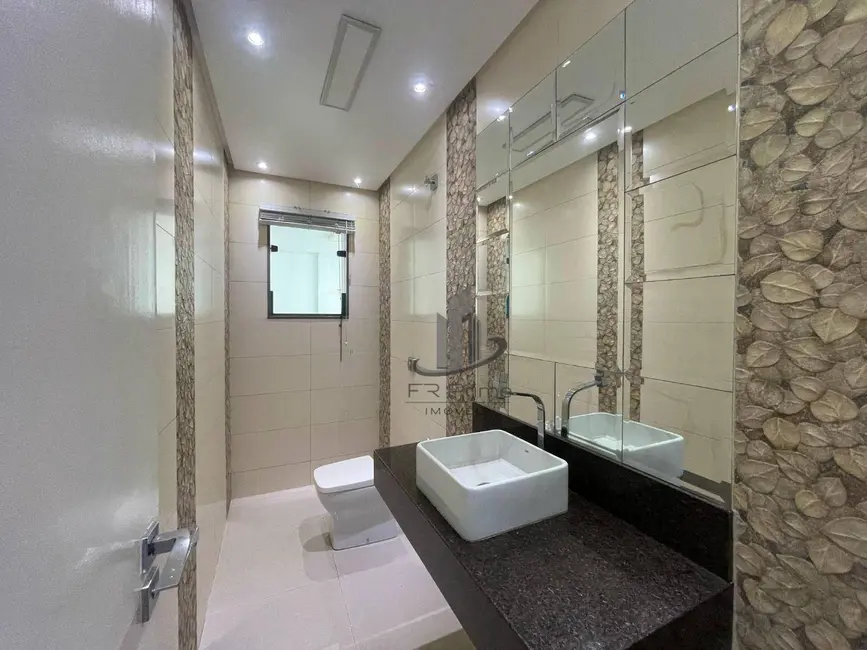 Casa com 4 quartos à venda, 300m2 em Jardim Amália, Volta Redonda - RJ - imagem 6 Foto 6 de Casa com 4 quartos à venda, 300m2 em Jardim Amália, Volta Redonda - RJ