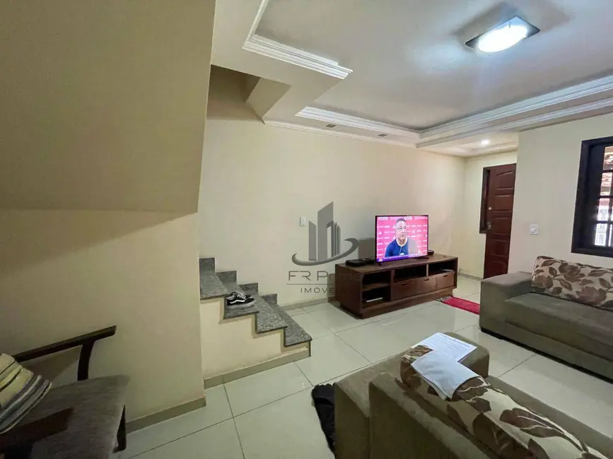 Casa com 3 quartos à venda, 119m2 em Jardim Amália, Volta Redonda - RJ - imagem 3 Foto 3 de Casa com 3 quartos à venda, 119m2 em Jardim Amália, Volta Redonda - RJ
