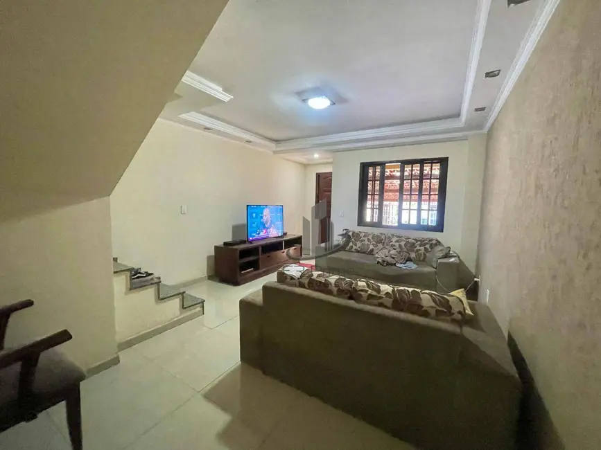 Casa com 3 quartos à venda, 119m2 em Jardim Amália, Volta Redonda - RJ - imagem 4 Foto 4 de Casa com 3 quartos à venda, 119m2 em Jardim Amália, Volta Redonda - RJ