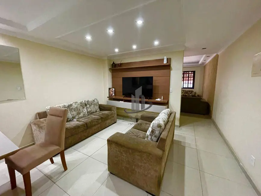 Casa com 3 quartos à venda, 119m2 em Jardim Amália, Volta Redonda - RJ - imagem 6 Foto 6 de Casa com 3 quartos à venda, 119m2 em Jardim Amália, Volta Redonda - RJ