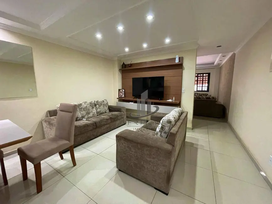 Casa com 3 quartos à venda, 119m2 em Jardim Amália, Volta Redonda - RJ - imagem 8 Foto 8 de Casa com 3 quartos à venda, 119m2 em Jardim Amália, Volta Redonda - RJ