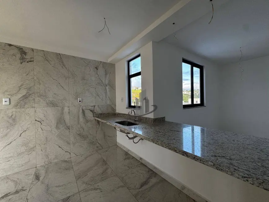 Cobertura com 3 quartos à venda, 120m2 em Jardim Amália, Volta Redonda - RJ - imagem 4 Foto 4 de Cobertura com 3 quartos à venda, 120m2 em Jardim Amália, Volta Redonda - RJ