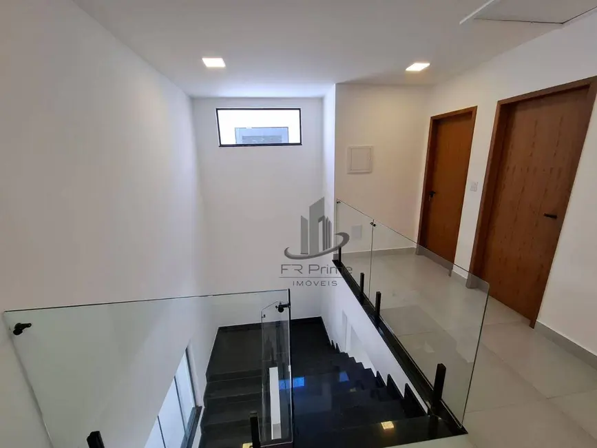Casa de Condomínio com 3 quartos à venda, 150m2 em Jardim Belvedere, Volta Redonda - RJ - imagem 4 Foto 4 de Casa de Condomínio com 3 quartos à venda, 150m2 em Jardim Belvedere, Volta Redonda - RJ