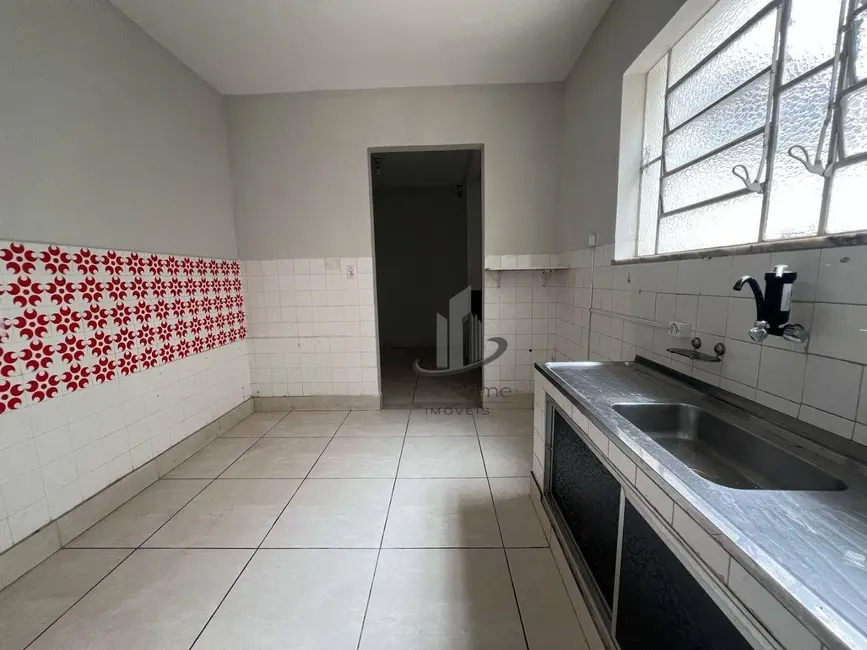 Foto 4 de Casa de Condomínio com 4 quartos para alugar, 130m2 em Aterrado, Volta Redonda - RJ