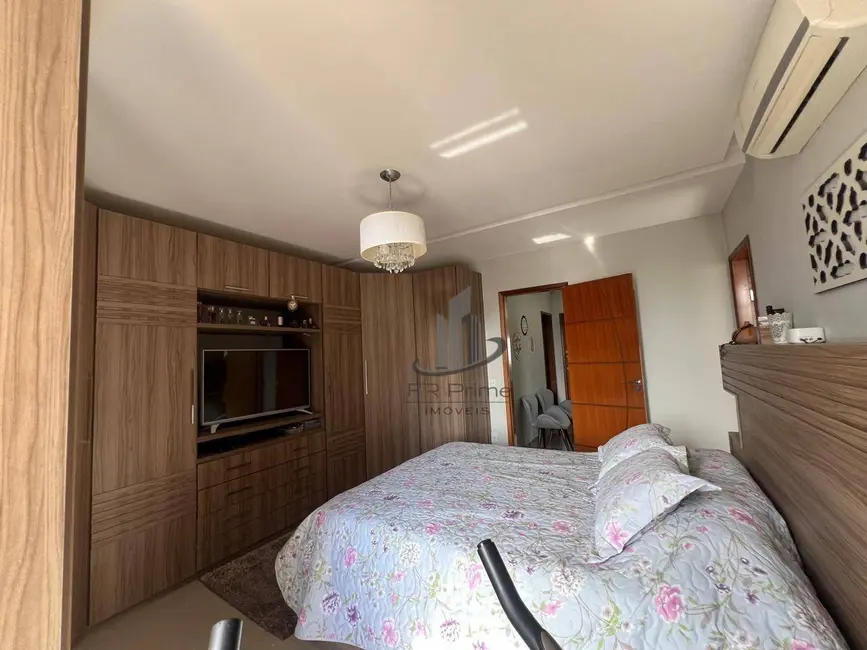 Casa de Condomínio com 3 quartos à venda, 360m2 em Volta Redonda - RJ - imagem 6 Foto 6 de Casa de Condomínio com 3 quartos à venda, 360m2 em Volta Redonda - RJ
