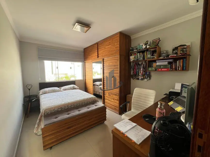 Casa de Condomínio com 3 quartos à venda, 360m2 em Volta Redonda - RJ - imagem 8 Foto 8 de Casa de Condomínio com 3 quartos à venda, 360m2 em Volta Redonda - RJ