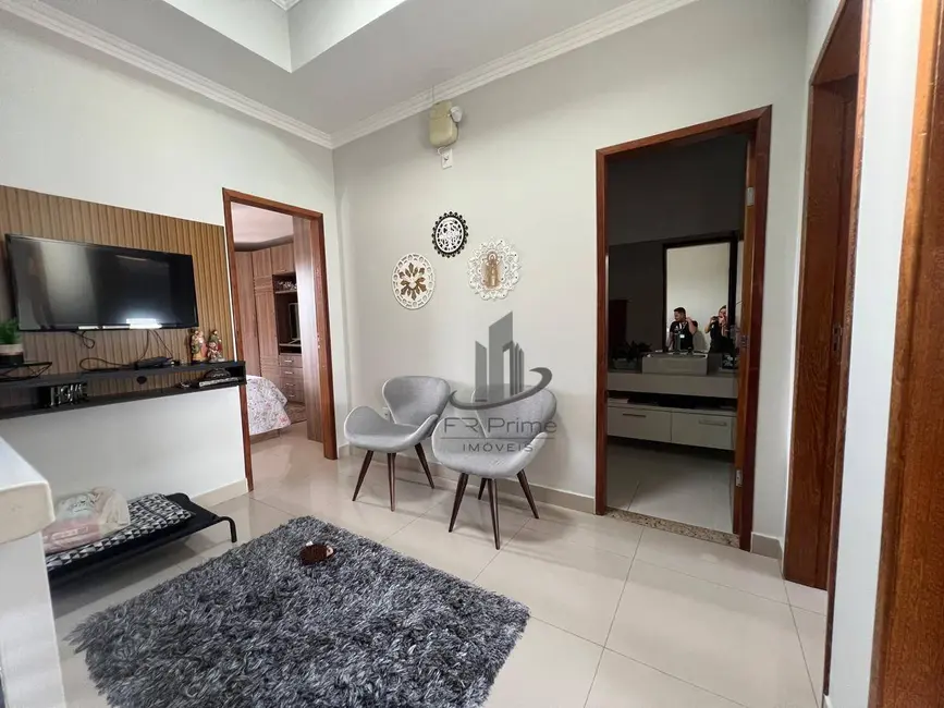 Casa de Condomínio com 3 quartos à venda, 360m2 em Volta Redonda - RJ - imagem 4 Foto 4 de Casa de Condomínio com 3 quartos à venda, 360m2 em Volta Redonda - RJ