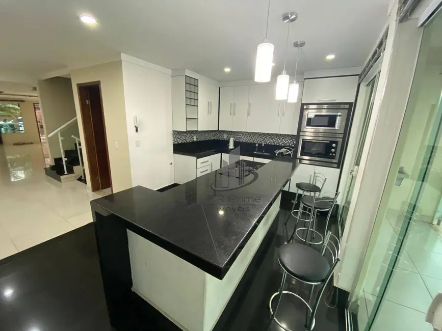 Casa de Condomínio com 3 quartos à venda, 569m2 em Jardim Normandia, Volta Redonda - RJ - imagem 9 Foto 9 de Casa de Condomínio com 3 quartos à venda, 569m2 em Jardim Normandia, Volta Redonda - RJ