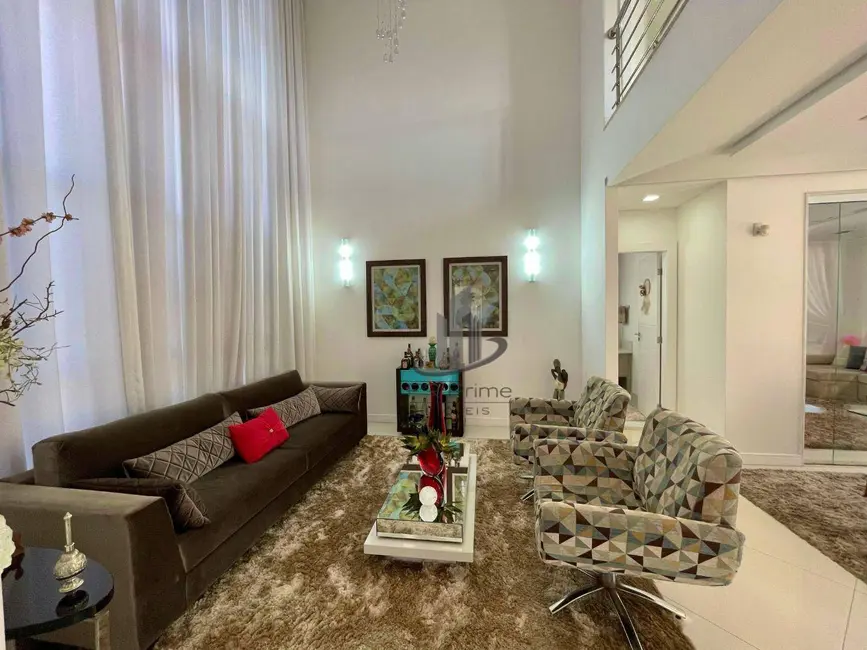 Casa com 5 quartos à venda, 672m2 em Jardim Normandia, Volta Redonda - RJ - imagem 3 Foto 3 de Casa com 5 quartos à venda, 672m2 em Jardim Normandia, Volta Redonda - RJ