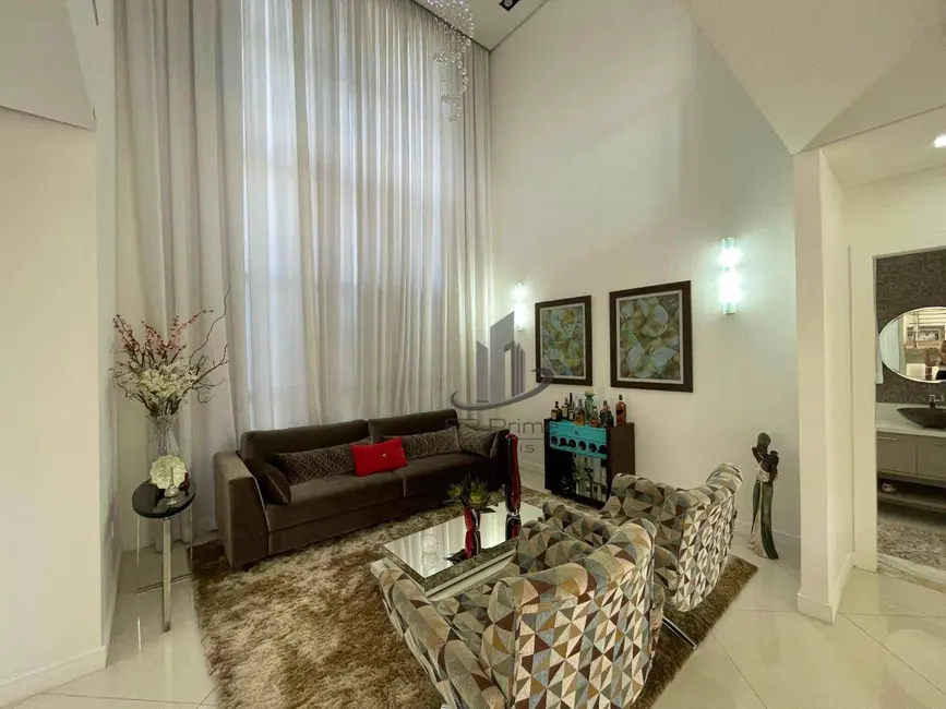 Casa com 5 quartos à venda, 672m2 em Jardim Normandia, Volta Redonda - RJ - imagem 5 Foto 5 de Casa com 5 quartos à venda, 672m2 em Jardim Normandia, Volta Redonda - RJ