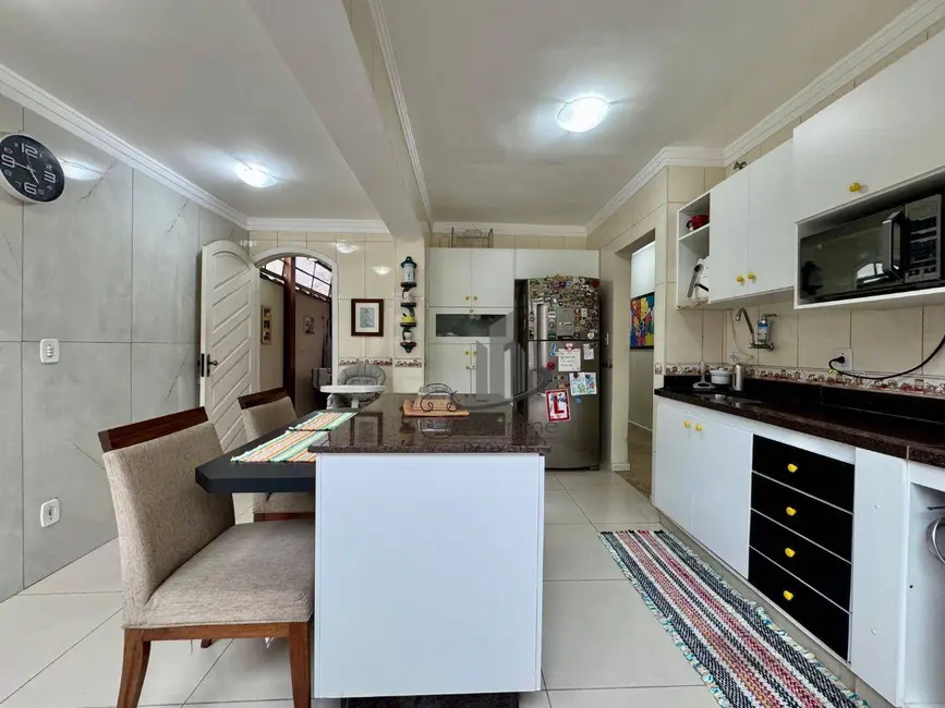 Casa com 2 quartos à venda, 152m2 em Vila Santa Cecília, Volta Redonda - RJ - imagem 7 Foto 7 de Casa com 2 quartos à venda, 152m2 em Vila Santa Cecília, Volta Redonda - RJ
