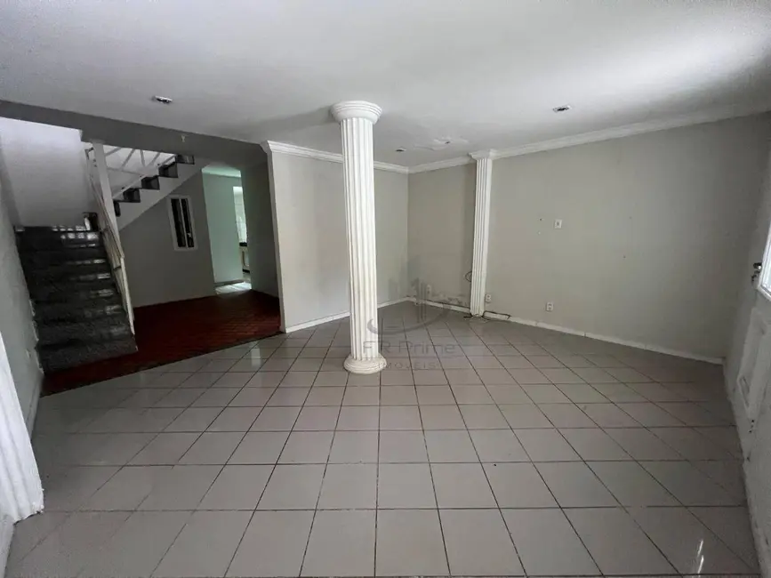 Foto 2 de Casa com 3 quartos à venda, 130m2 em Jardim Vila Rica - Tiradentes, Volta Redonda - RJ