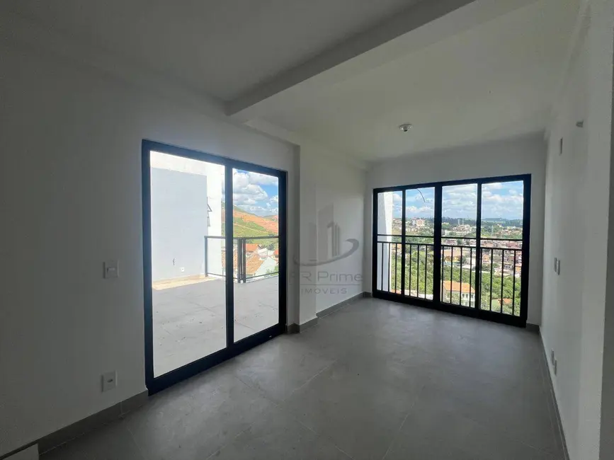 Foto 2 de Cobertura com 3 quartos para alugar, 102m2 em Jardim Normandia, Volta Redonda - RJ