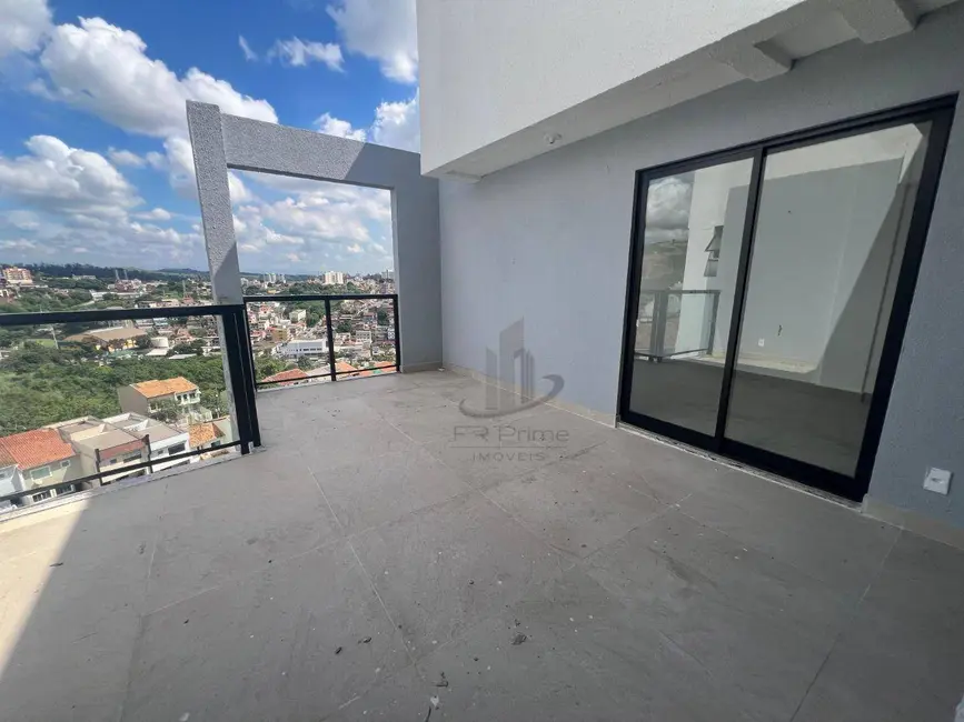 Foto 9 de Cobertura com 3 quartos para alugar, 102m2 em Jardim Normandia, Volta Redonda - RJ