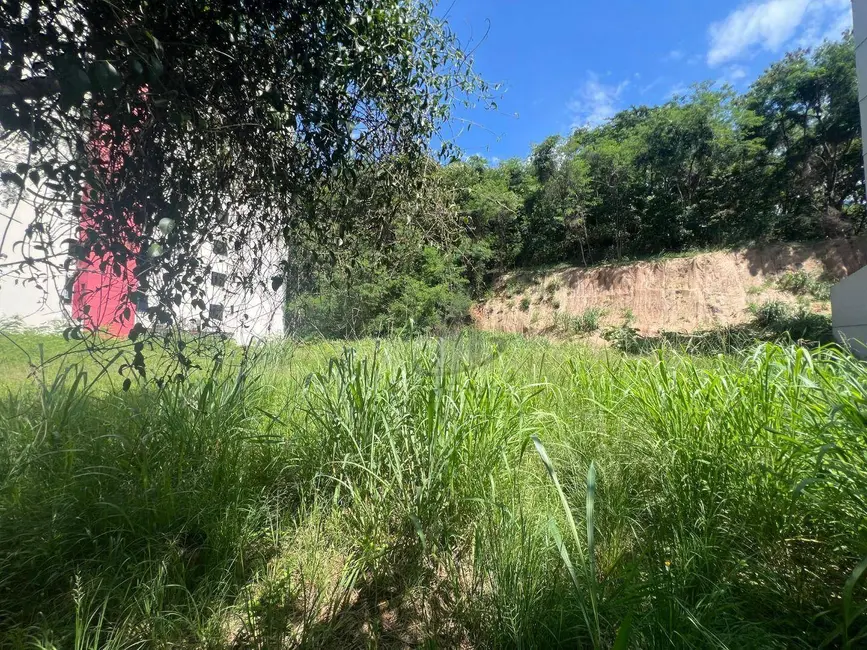 Foto 2 de Terreno / Lote à venda, 765m2 em Vila Santa Cecília, Volta Redonda - RJ