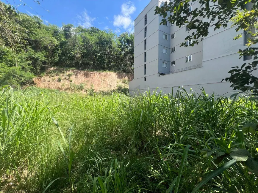 Foto 1 de Terreno / Lote à venda, 765m2 em Vila Santa Cecília, Volta Redonda - RJ