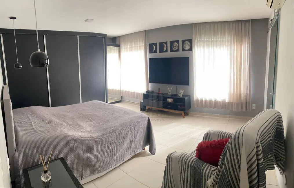 Casa de Condomínio com 3 quartos à venda, 360m2 em Siderópolis, Volta Redonda - RJ - imagem 5 Foto 5 de Casa de Condomínio com 3 quartos à venda, 360m2 em Siderópolis, Volta Redonda - RJ
