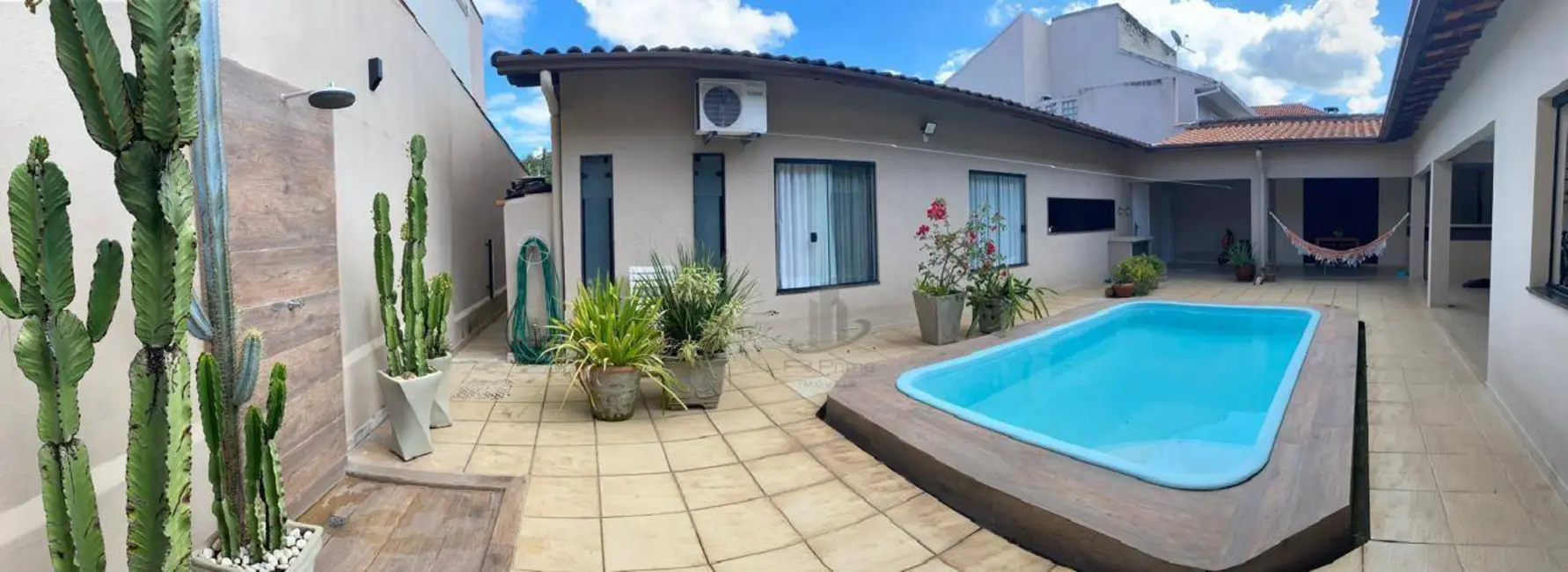Foto 1 de Casa de Condomínio com 3 quartos à venda, 360m2 em Siderópolis, Volta Redonda - RJ
