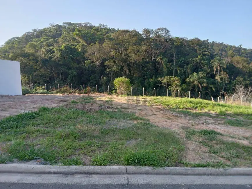 Foto 1 de Terreno / Lote à venda, 242m2 em Casa de Pedra, Volta Redonda - RJ