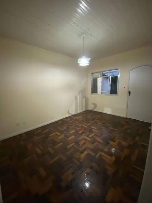 Foto 2 de Casa com 3 quartos à venda, 161m2 em Vila Santa Cecília, Volta Redonda - RJ