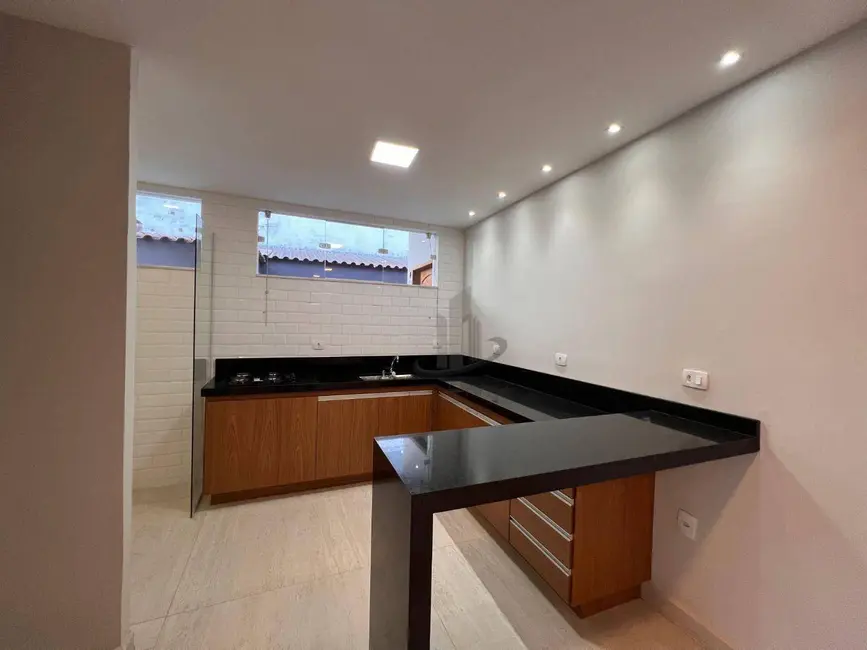 Foto 1 de Apartamento com 2 quartos para alugar, 60m2 em Vila Santa Cecília, Volta Redonda - RJ