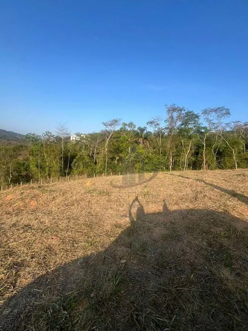 Foto 2 de Terreno / Lote à venda, 301m2 em Casa de Pedra, Volta Redonda - RJ