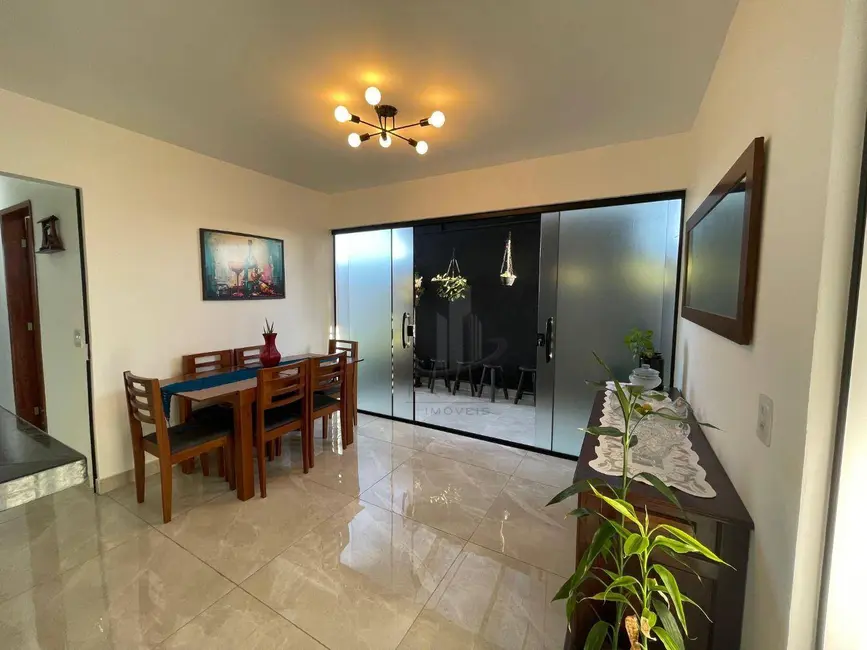 Foto 8 de Casa com 3 quartos à venda, 257m2 em Casa de Pedra, Volta Redonda - RJ