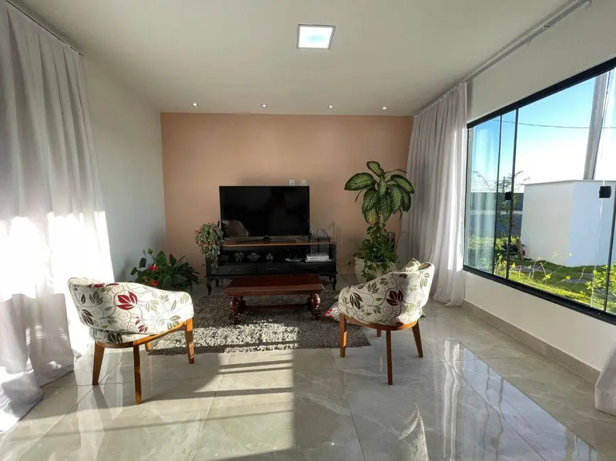 Foto 3 de Casa com 3 quartos à venda, 257m2 em Casa de Pedra, Volta Redonda - RJ