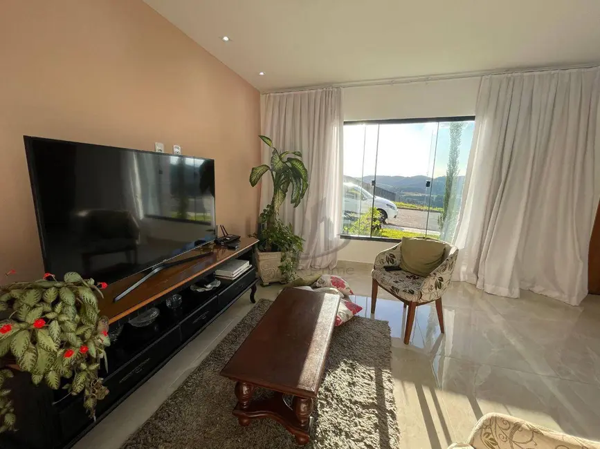 Foto 5 de Casa com 3 quartos à venda, 257m2 em Casa de Pedra, Volta Redonda - RJ