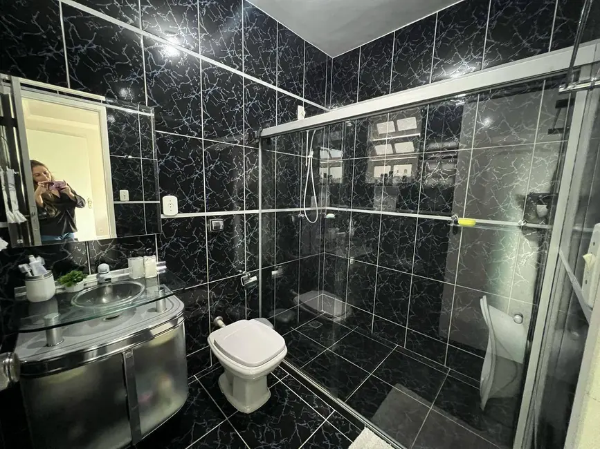 Casa com 3 quartos à venda, 397m2 em Jardim Belvedere, Volta Redonda - RJ - imagem 5 Foto 5 de Casa com 3 quartos à venda, 397m2 em Jardim Belvedere, Volta Redonda - RJ