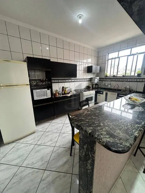 Apartamento com 2 quartos à venda, 97m2 em Retiro, Volta Redonda - RJ - imagem 3 Foto 3 de Apartamento com 2 quartos à venda, 97m2 em Retiro, Volta Redonda - RJ