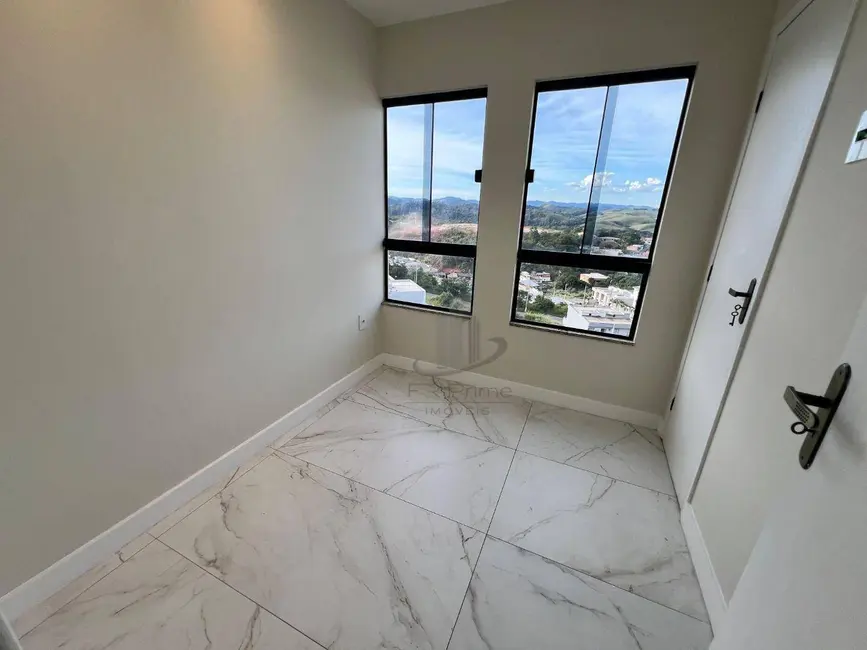 Casa com 3 quartos à venda, 304m2 em Pinheiral - RJ - imagem 9 Foto 9 de Casa com 3 quartos à venda, 304m2 em Pinheiral - RJ