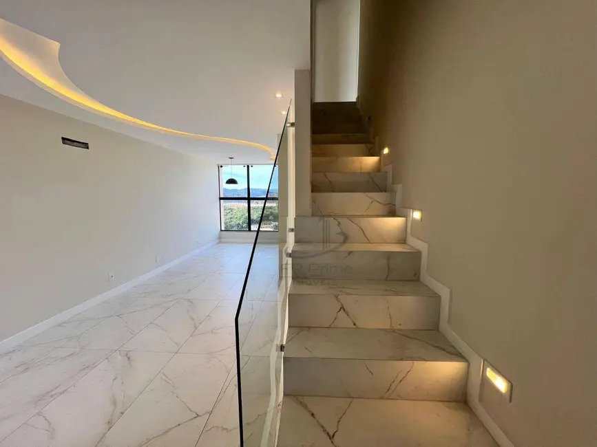 Casa com 3 quartos à venda, 304m2 em Pinheiral - RJ - imagem 4 Foto 4 de Casa com 3 quartos à venda, 304m2 em Pinheiral - RJ