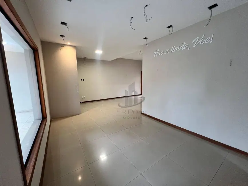 Foto 1 de Casa de Condomínio com 2 quartos para alugar, 280m2 em Vila Santa Cecília, Volta Redonda - RJ