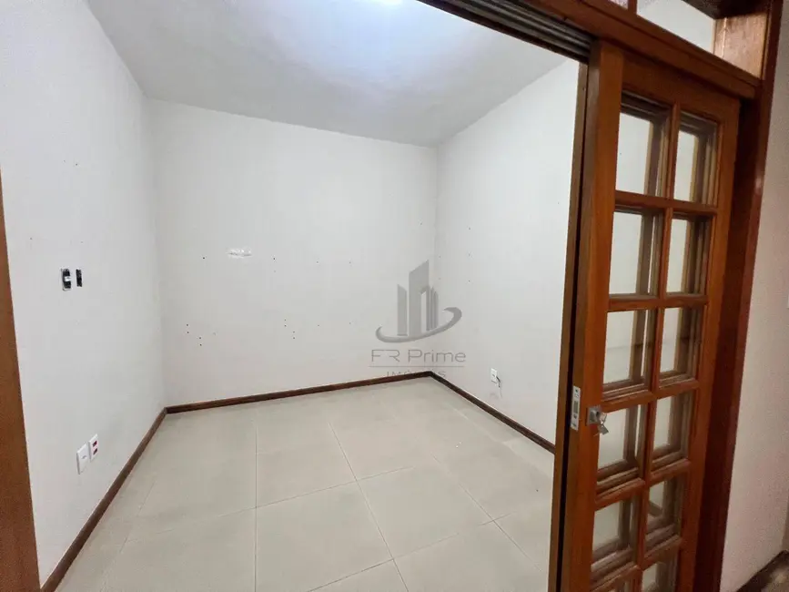 Foto 5 de Casa de Condomínio com 2 quartos para alugar, 280m2 em Vila Santa Cecília, Volta Redonda - RJ