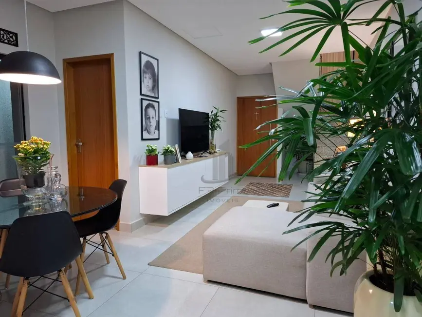 Foto 2 de Casa com 3 quartos à venda, 150m2 em Jardim Normandia, Volta Redonda - RJ