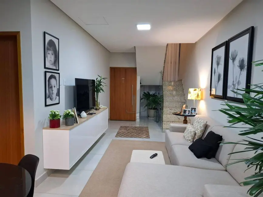 Foto 1 de Casa com 3 quartos à venda, 150m2 em Jardim Normandia, Volta Redonda - RJ