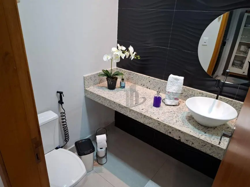 Casa com 3 quartos à venda, 150m2 em Jardim Normandia, Volta Redonda - RJ - imagem 5 Foto 5 de Casa com 3 quartos à venda, 150m2 em Jardim Normandia, Volta Redonda - RJ