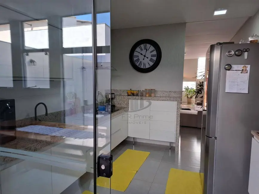 Casa com 3 quartos à venda, 150m2 em Jardim Normandia, Volta Redonda - RJ - imagem 9 Foto 9 de Casa com 3 quartos à venda, 150m2 em Jardim Normandia, Volta Redonda - RJ