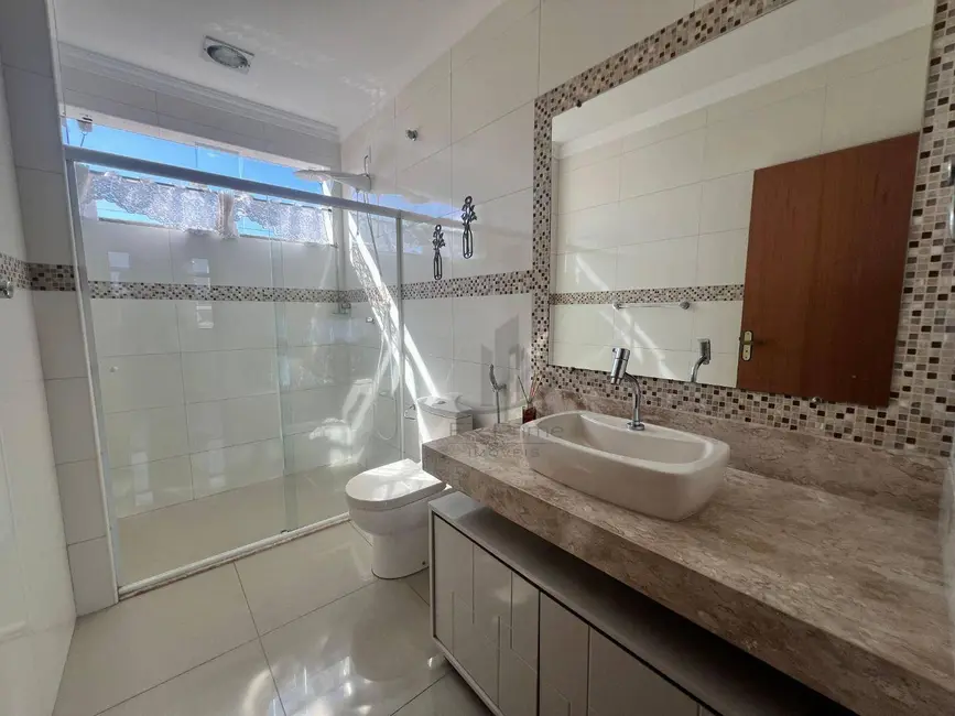 Foto 6 de Apartamento com 3 quartos para alugar, 60m2 em Nossa Senhora das Graças, Volta Redonda - RJ