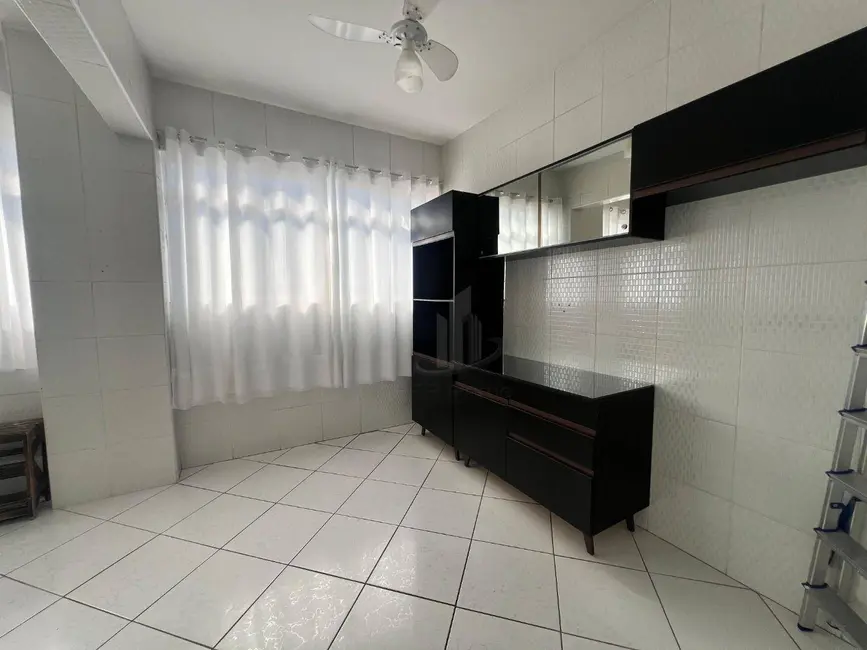 Foto 2 de Apartamento com 3 quartos para alugar, 60m2 em Nossa Senhora das Graças, Volta Redonda - RJ